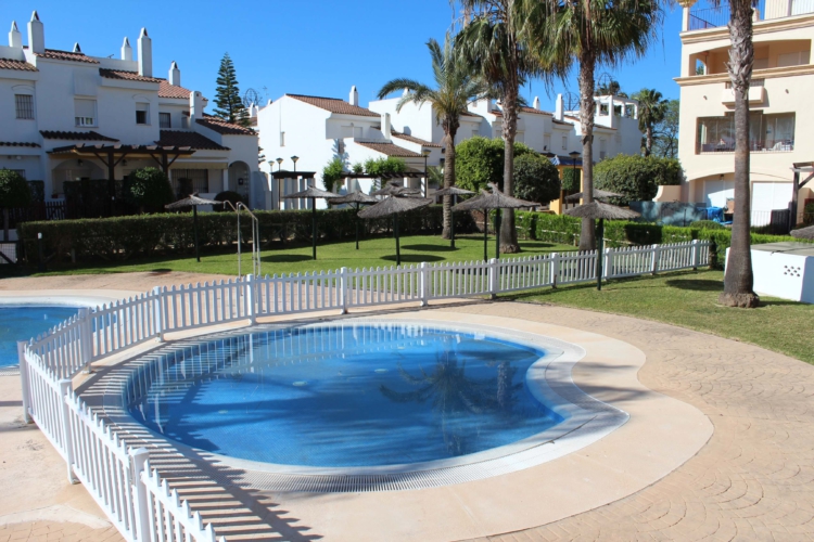 alquilar casa con piscina en Costa Ballena (Cádiz)