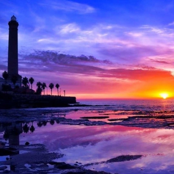 Faro de Chipiona al atardecer